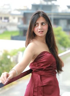 Jasleen - escort in Kochi Photo 1 of 3