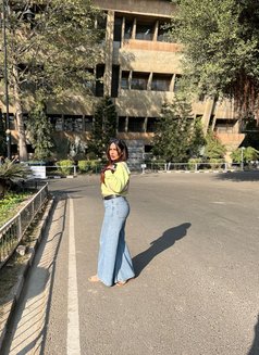 Jasmeen Roy - Transsexual escort in Chandigarh Photo 9 of 10