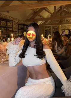 Jasmin - escort in Dubai Photo 4 of 5