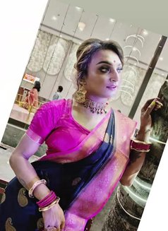 Jasmin - Transsexual escort in Kolkata Photo 3 of 7