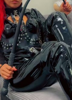 Jasmina - dominatrix in Paris Photo 2 of 2