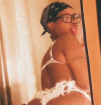 Jess - puta in Noida Photo 6 of 8