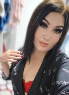 Yasmin - escort in Muscat Photo 3 of 5