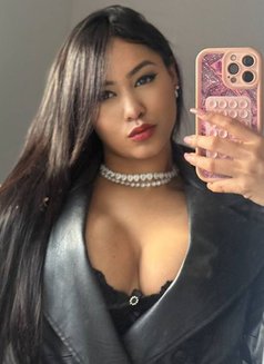 Jasmine - escort in London Photo 3 of 8