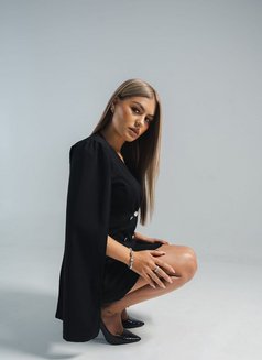 Jasmine - escort in Doha Photo 5 of 7