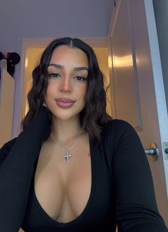 Jasmine - escort in Cairo Photo 1 of 3