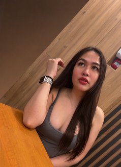 Jasmine - Transsexual escort in Dubai Photo 2 of 6