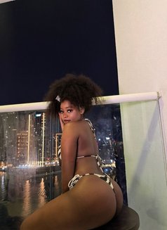 Jasmine - puta in Dubai Photo 1 of 9