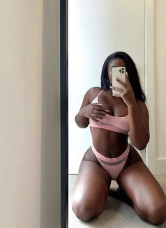 Jasmine - puta in Dubai Photo 8 of 9