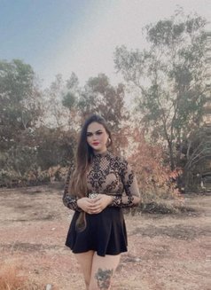 Alina webcam - puta in Hyderabad Photo 4 of 8