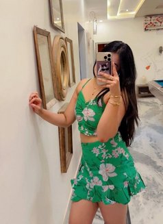 Jasmine - escort in New Delhi Photo 2 of 3