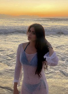 jasminé - escort in Bali Photo 13 of 14
