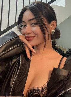 jasminé - escort in Bali Photo 1 of 14