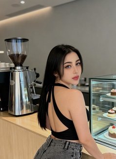 Jasmine - puta in Bali Photo 7 of 8