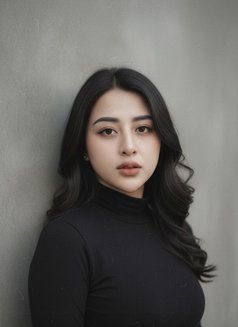 Jasmine - escort in Bali Photo 15 of 21