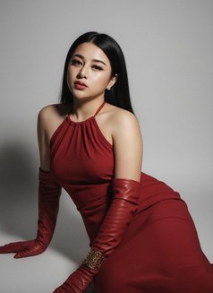 Jasmine - escort in Bali Photo 17 of 21