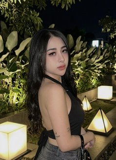 Jasmine - escort in Bali Photo 18 of 21
