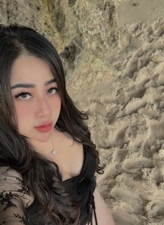 Jasmine - escort in Bali Photo 8 of 10