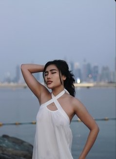 Jasmine - puta in Dubai Photo 7 of 18
