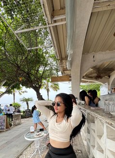 Jasmine - escort in Bali Photo 9 of 10