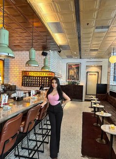 Jasmine - escort in Jakarta Photo 3 of 7