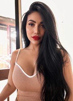 Jasmine - escort in Jakarta Photo 2 of 4
