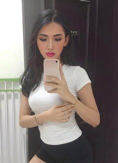 Jasmine Lb πΉπ - Transsexual escort in Abu Dhabi Photo 8 of 8