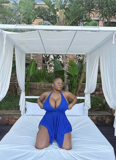 Jasmine - escort in Abidjan Photo 3 of 5