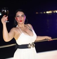 Jasmine - mature and slutty - escort in Dubai