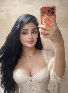 Jasmine - escort in Abu Dhabi Photo 9 of 14