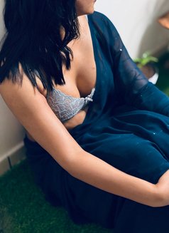 Jasmine (post-op) - Transsexual escort in Kochi Photo 5 of 5