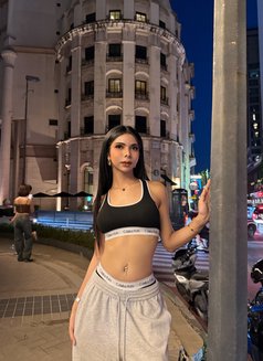 Jasmine Th - Transsexual escort in Abu Dhabi Photo 2 of 3