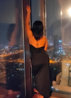 Jasmine - puta in Dubai Photo 3 of 8