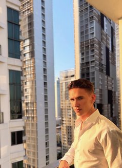 Jason from Europe - Male escort in Dubai Photo 5 of 6