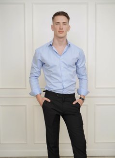Jason from Europe - Male escort in Dubai Photo 1 of 6