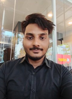 Jason Yuven - Male escort in Colombo Photo 5 of 7