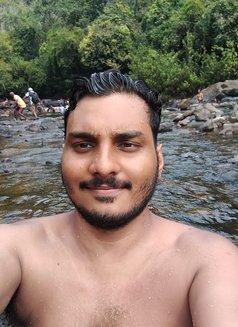 Jason Yuven - Male escort in Colombo Photo 6 of 7