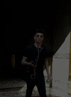 Jason17 - Male escort in Milan Photo 3 of 3