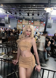 Jass'mine 69 Both - Transsexual escort in Bangkok Photo 12 of 17