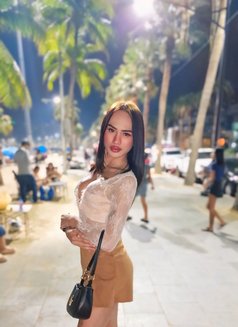 Jassie69 - masseuse in Bangkok Photo 3 of 5