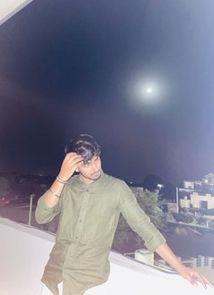 Jatin - Male escort in Mumbai Photo 4 of 8