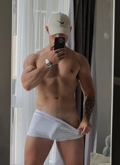 Javier - Male escort in Phuket Photo 3 of 16