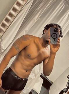 jax BBC - Male escort in Bangkok Photo 2 of 6