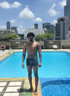 jax BBC - Male escort in Bangkok Photo 3 of 6