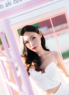 Jaxxen - Transsexual escort in Hong Kong Photo 3 of 6