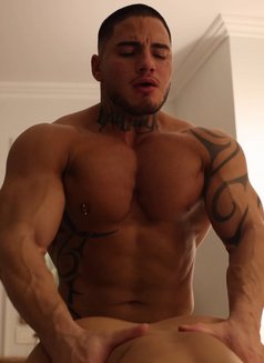 Jay Becker. French alpha mâle - Acompañantes masculino in Paris Photo 13 of 21