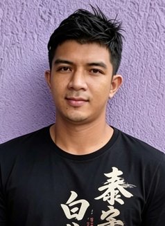 Jay Cee - Male escort in Manila Photo 1 of 4