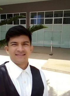 Jay Cee - Male escort in Manila Photo 3 of 4