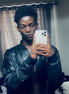 Jay Classy - Male escort in Nairobi Photo 3 of 6