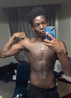 Jay Classy - Male escort in Nairobi Photo 3 of 7